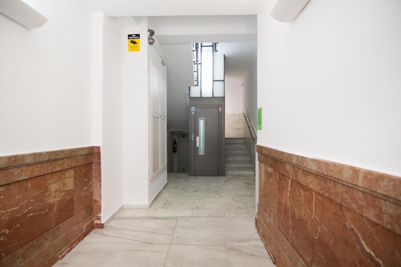 Tuguest Alhondiga Apartment Гранада Екстериор снимка