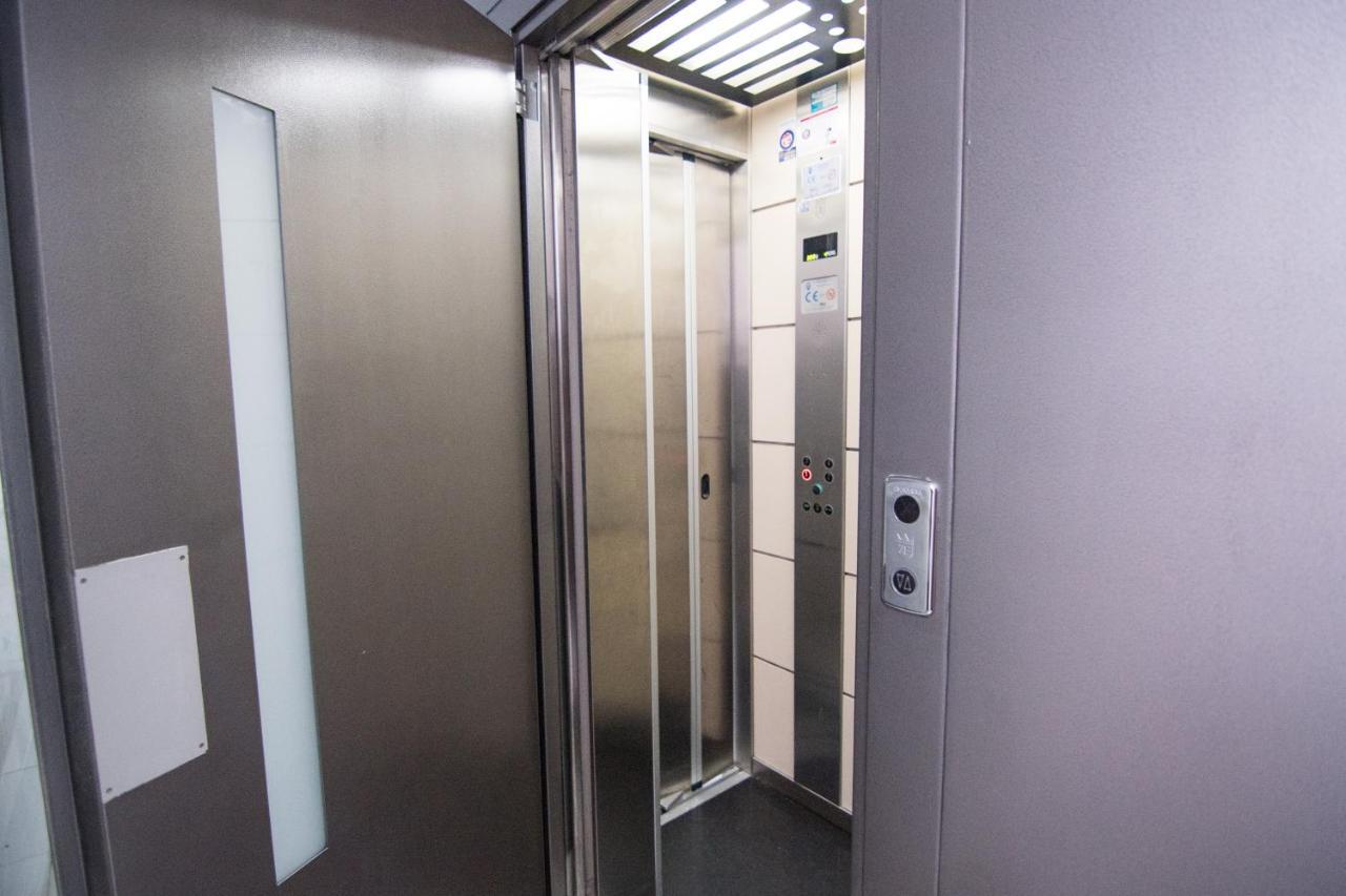 Tuguest Alhondiga Apartment Гранада Екстериор снимка